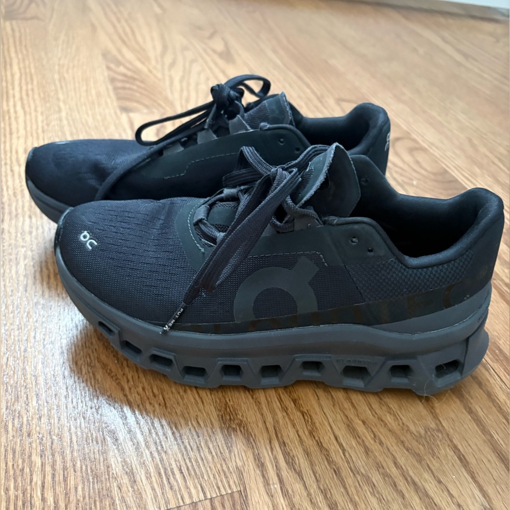 Black sneaker - Picture 6 of 6
